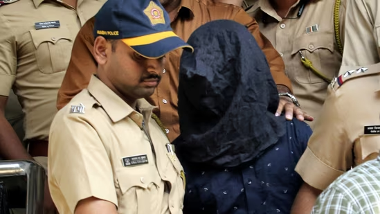 Global Eye : Saif Ali Khan Stabbing Case: Police Trace Suspect’s SIM Card to West Bengal Woman