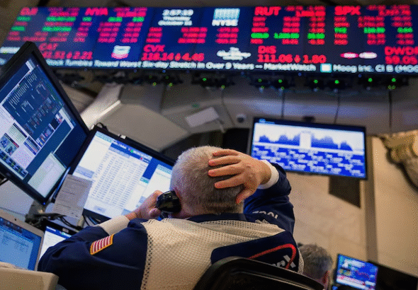 Global Eye : Wall Street Futures Tumble as Trump Hits Canada With 35% Tariff