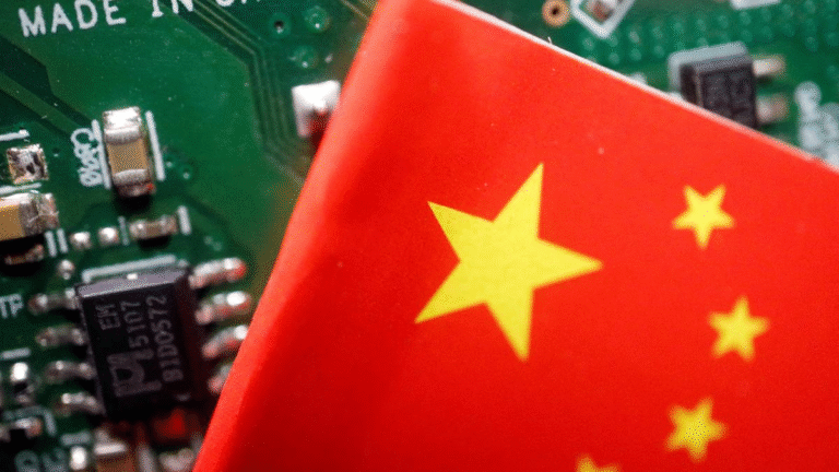 Global Eye : China launches its new K-Visa to attract global tech talent, competing with the U.S. H-1B program. Learn how it works, who benefits, and what it means for the global job market.